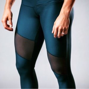 NWT TRES BARBELLA LOW RISE LEGGINGS